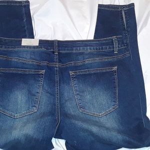 Maurices 15/16 jeans new